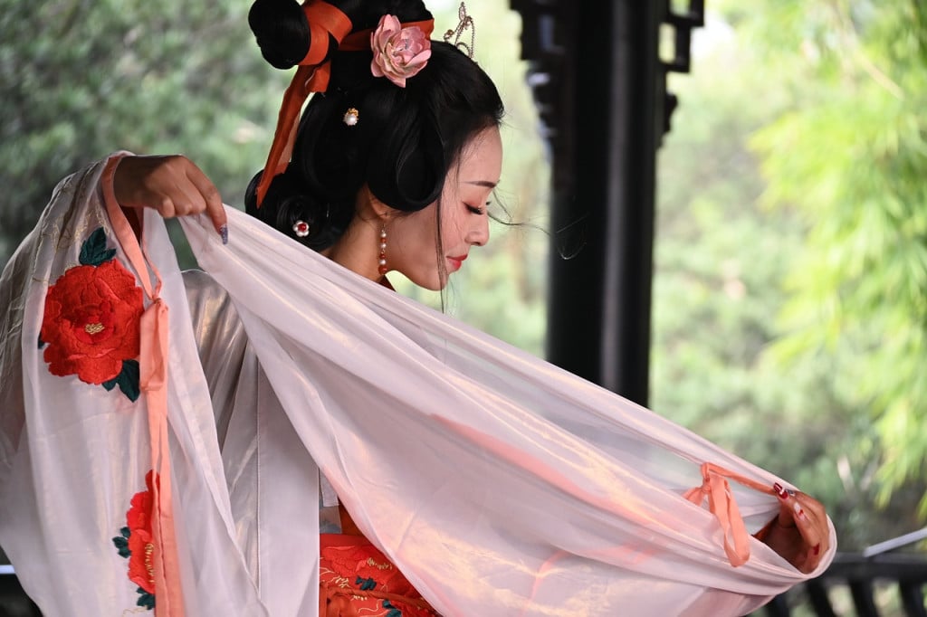 Why Did Foot Binding Become A Symbol Of Beauty In Ancient China? » ScienceABC