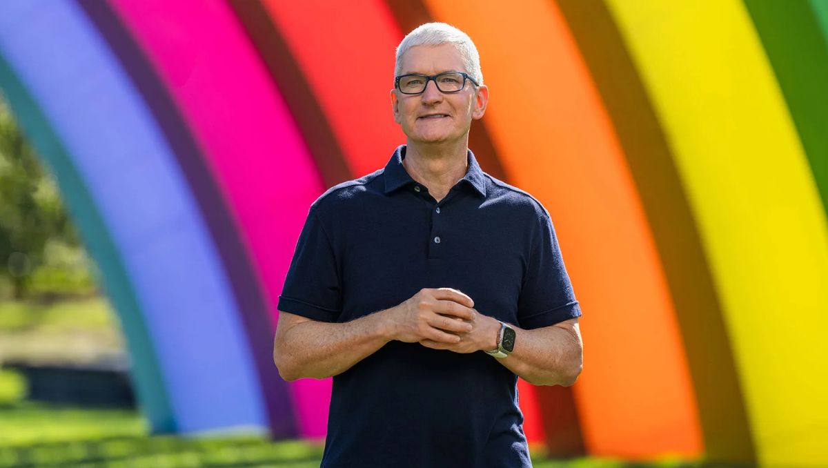 Apple Gives Big Bonuses Of Up To Rs 4 Crore To Retain Designers As AI Firms Like OpenAI Ramp Up Hiring