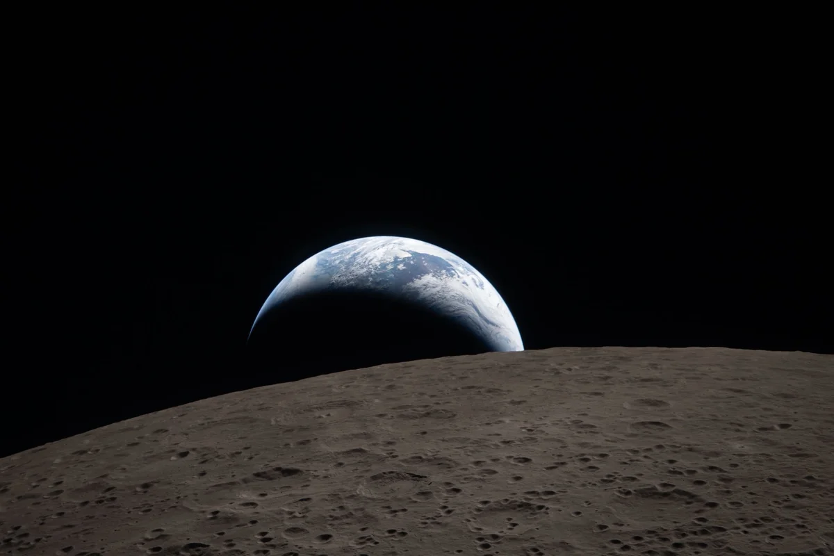 In an echo of Apollo 8, NASA’s Artemis II astronauts witness stunning ‘Earthrise’ and ‘Earthset’