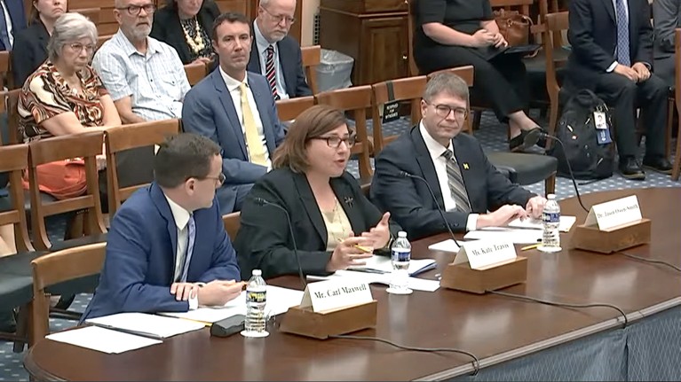 US lawmakers intensify scrutiny of scientific-publishing practices