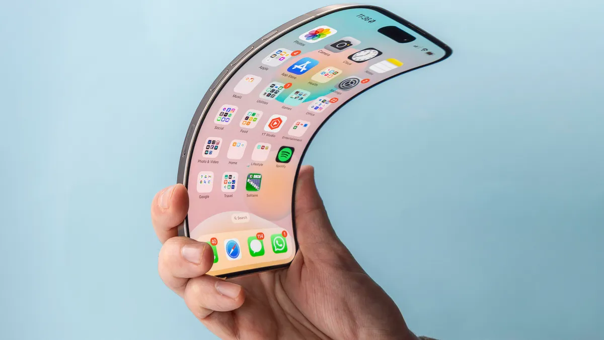 I Really Need Apple to Launch Its Foldable iPhone Flip This Year