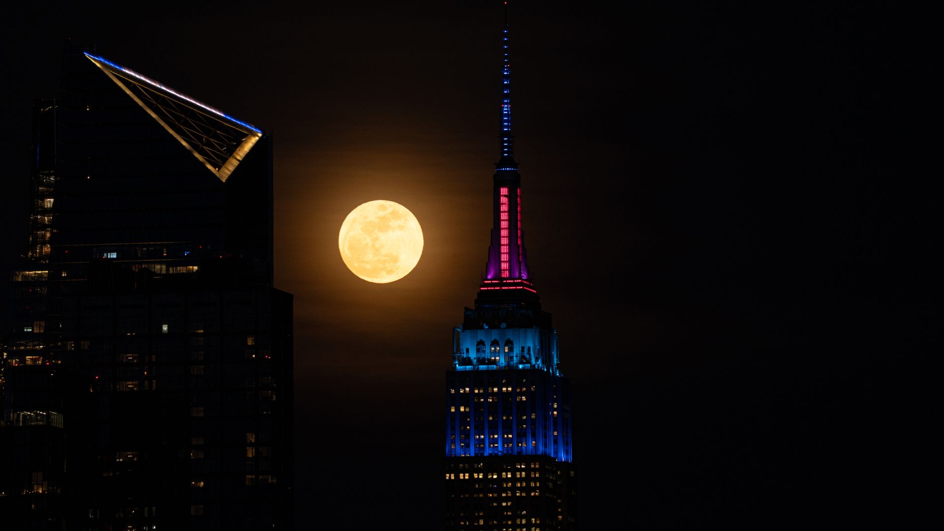 April full moon 2026 dazzles as ‘Pink Moon’ lights up skies worldwide (photos)