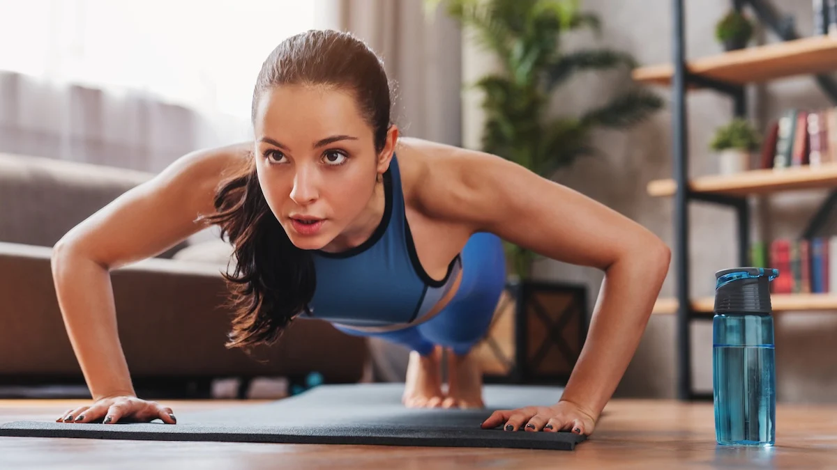 This Simple Viral Trick May Make Push-Ups More Comfortable For Women : ScienceAlert