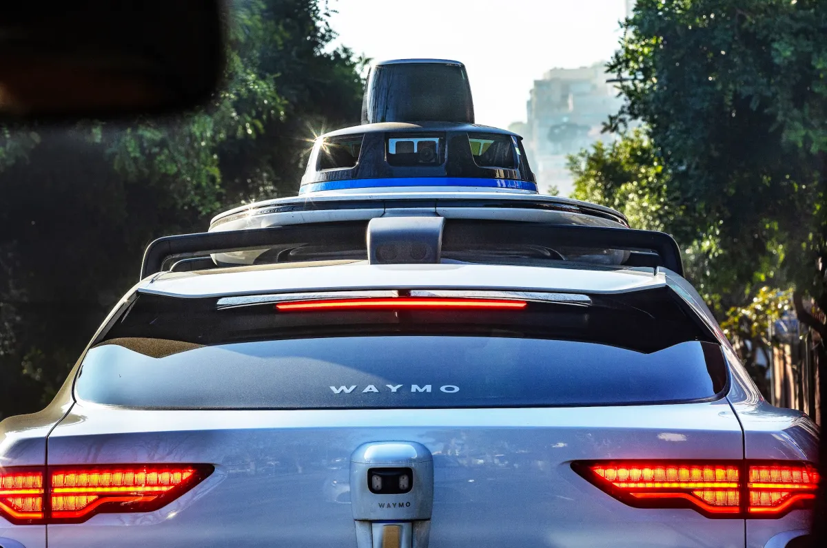 Robotaxi companies refuse to say how often their AVs need remote help